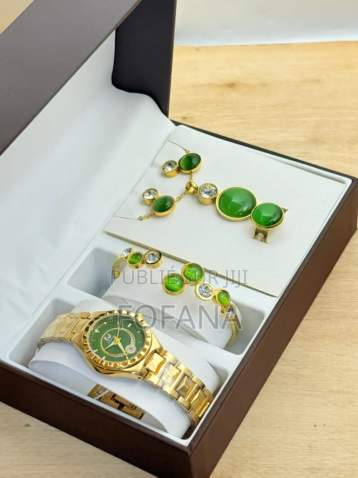 Bijoux Un Ensemble