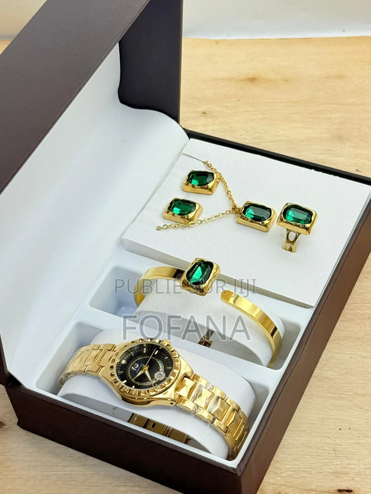 Bijoux Un Ensemble