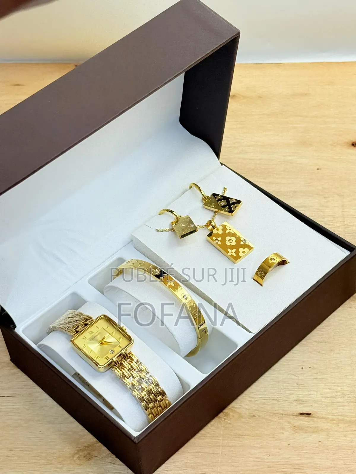 Bijoux Un Ensemble