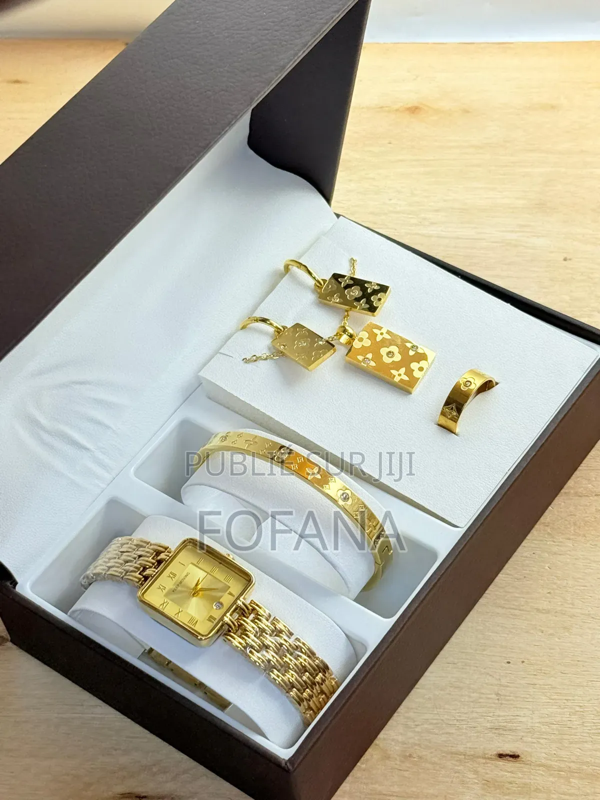 Bijoux Un Ensemble