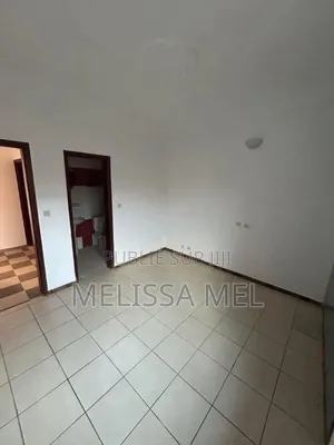 2chbre Appartement dans Cocody à Louer