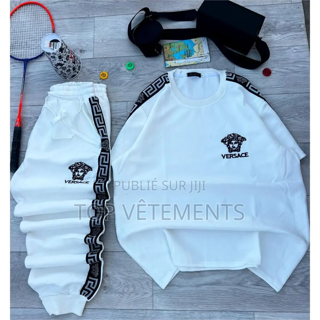 Nouvelle Collection De Survêtement Stock Limité .