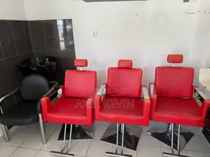 Photo - 3 Chaises Barbershop +1 Chaise Laver Les Cheveux