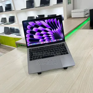 Photo - New Apple MacBook Pro 2017 16GB Intel Core I5 SSD 512GB