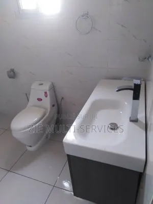 3chbre Appartement dans Zié Multi-Service, Abobo-Doume à Vendre