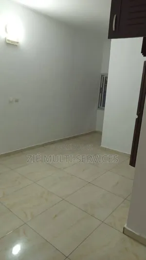 3chbre Appartement dans Zié Multi-Service, Abobo-Doume à Vendre