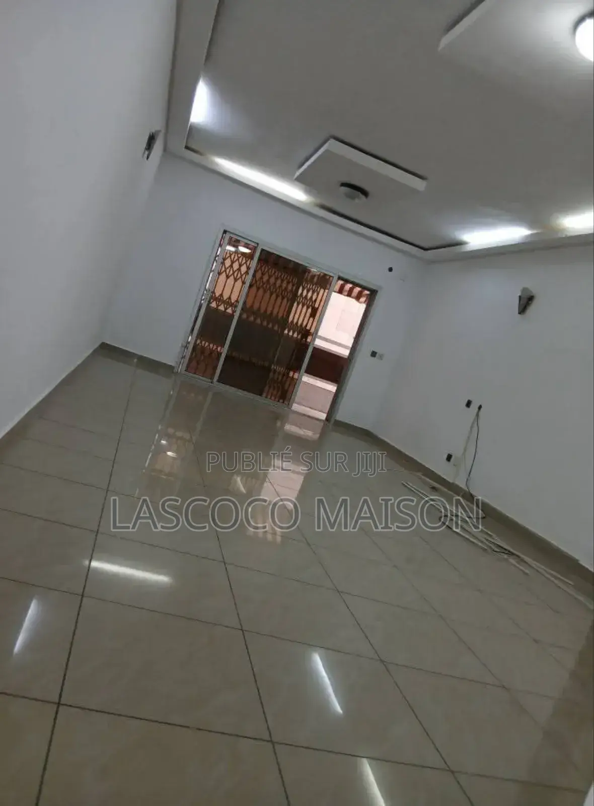 2chbre Appartement dans Lascoco Maison, Cocody à Louer