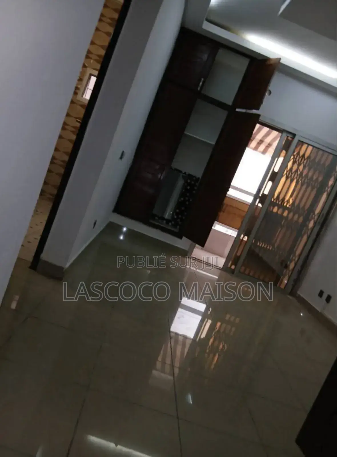 2chbre Appartement dans Lascoco Maison, Cocody à Louer