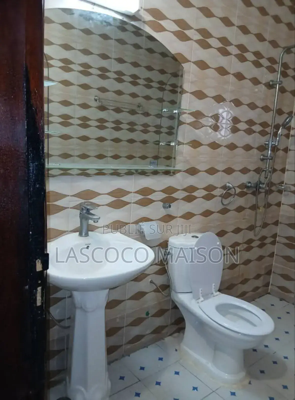 2chbre Appartement dans Lascoco Maison, Cocody à Louer