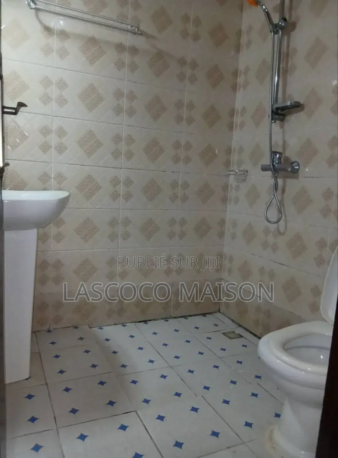2chbre Appartement dans Lascoco Maison, Cocody à Louer