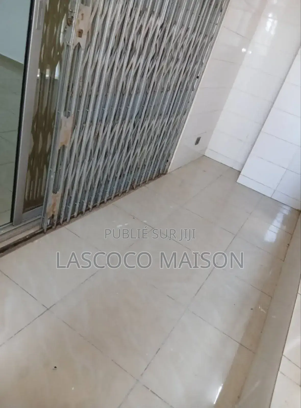 2chbre Appartement dans Lascoco Maison, Cocody à Louer