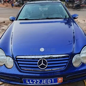 Photo - Mercedes-Benz C200 2000 Bleu