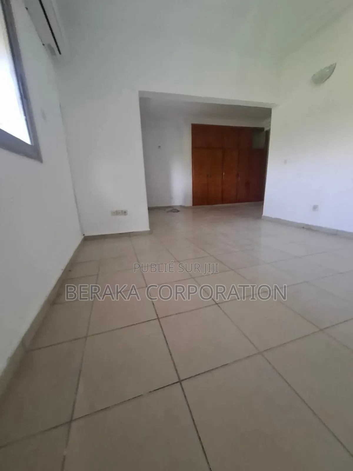 6chbre Duplex dans Beraka Corporation, Marcory à Vendre