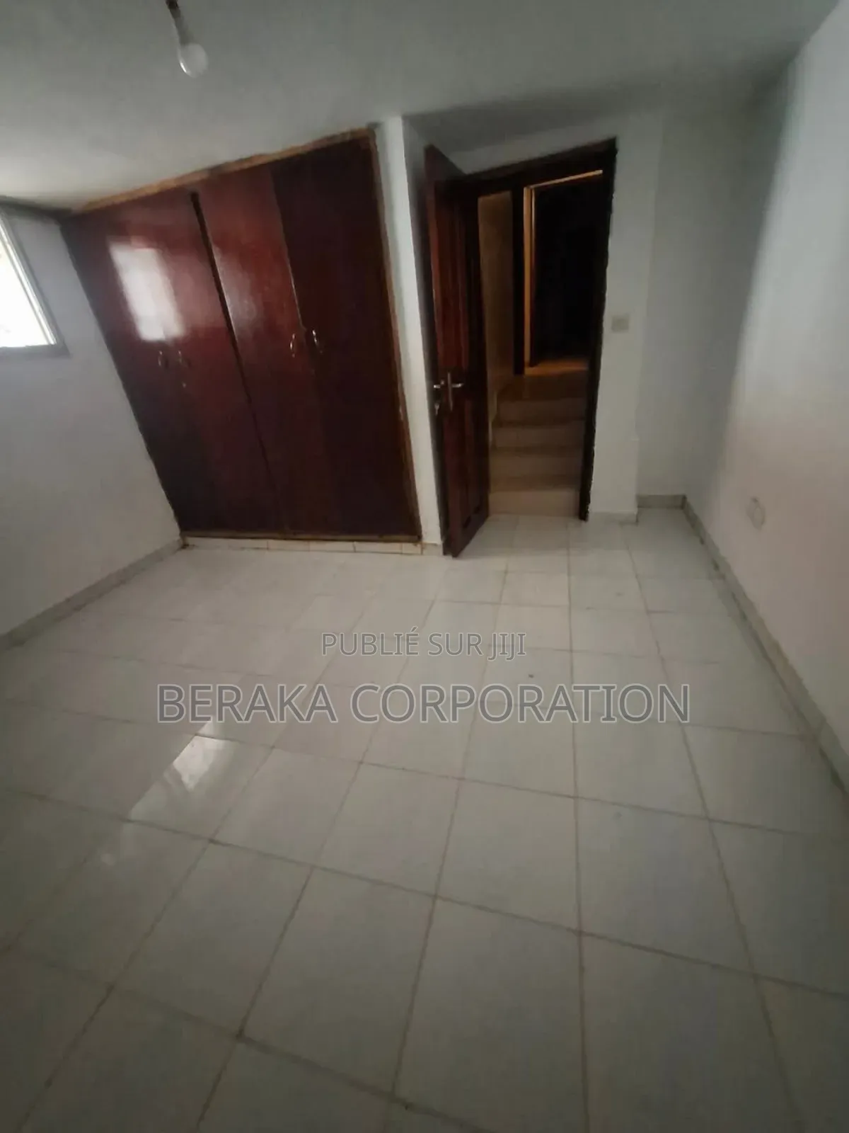 6chbre Duplex dans Beraka Corporation, Marcory à Vendre