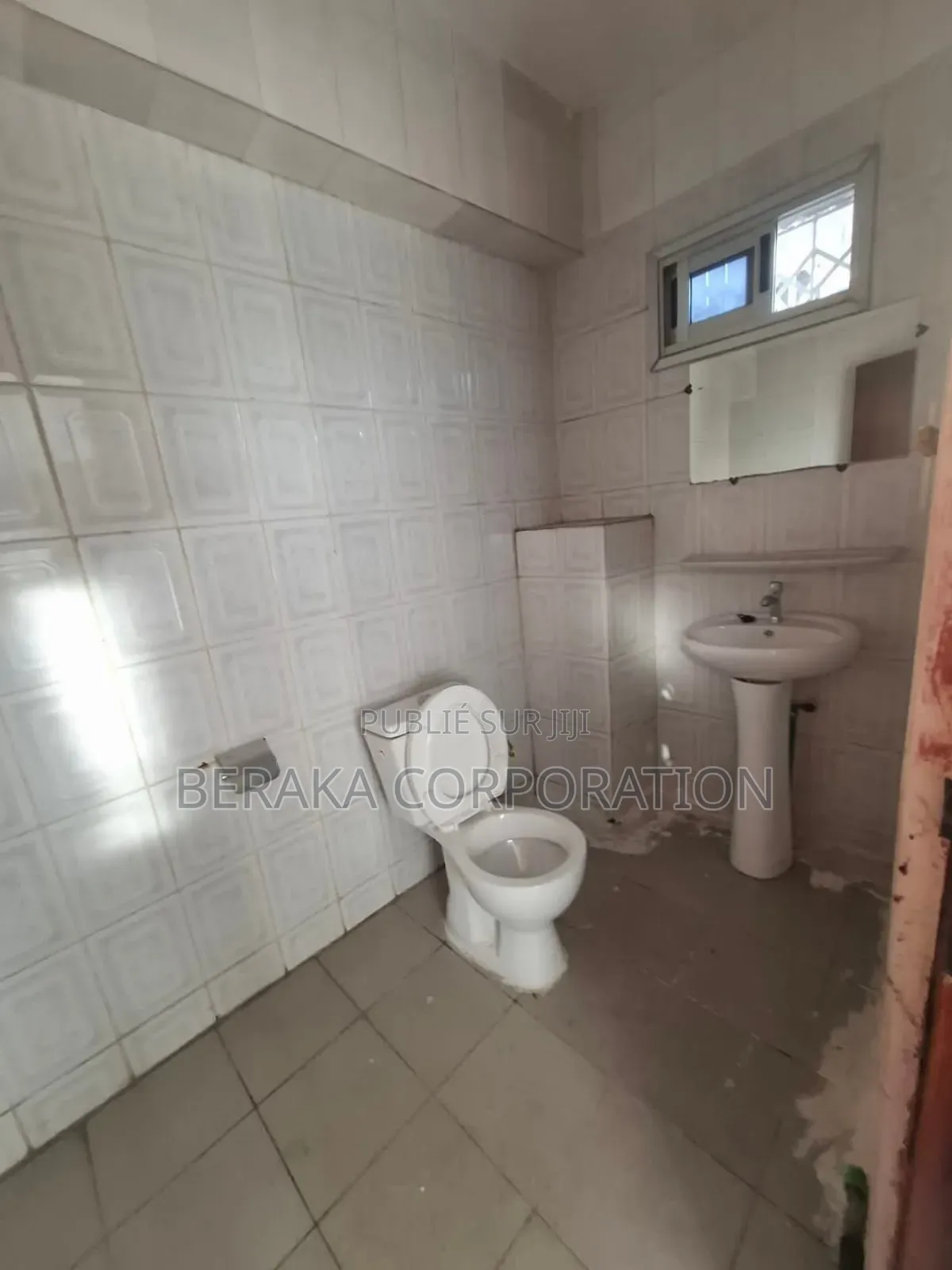 6chbre Duplex dans Beraka Corporation, Marcory à Vendre
