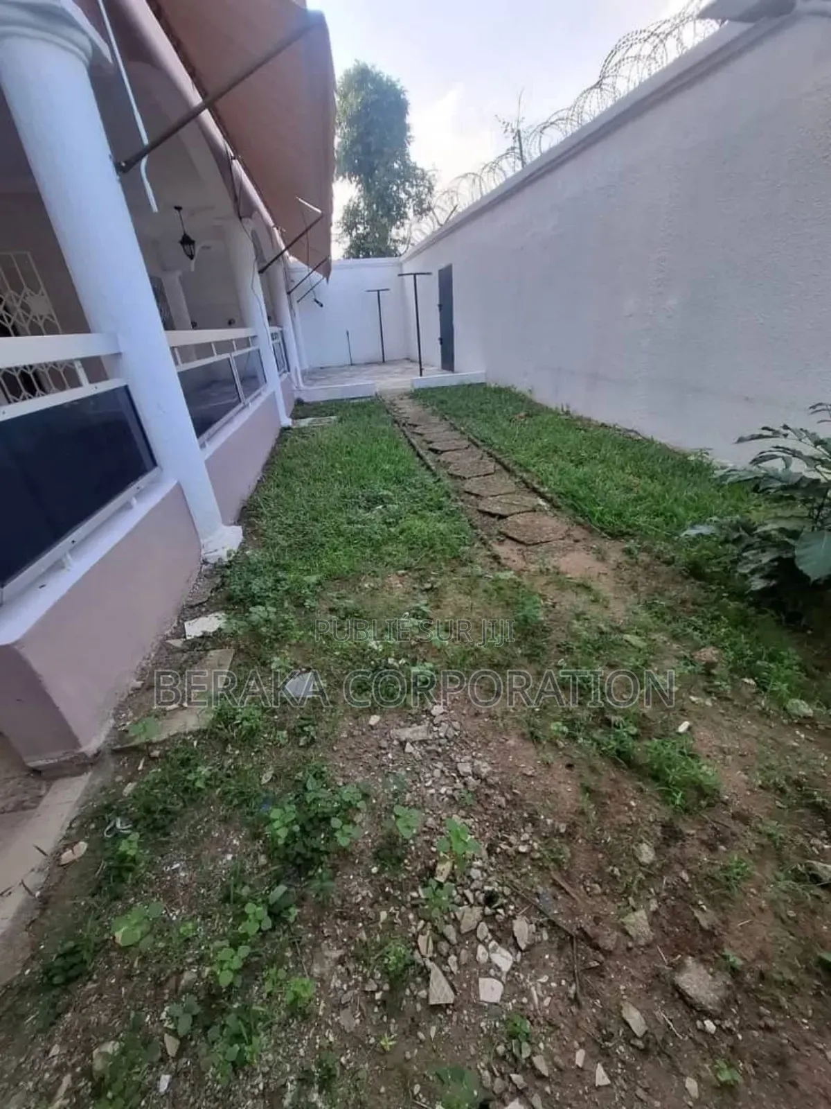 6chbre Duplex dans Beraka Corporation, Marcory à Vendre