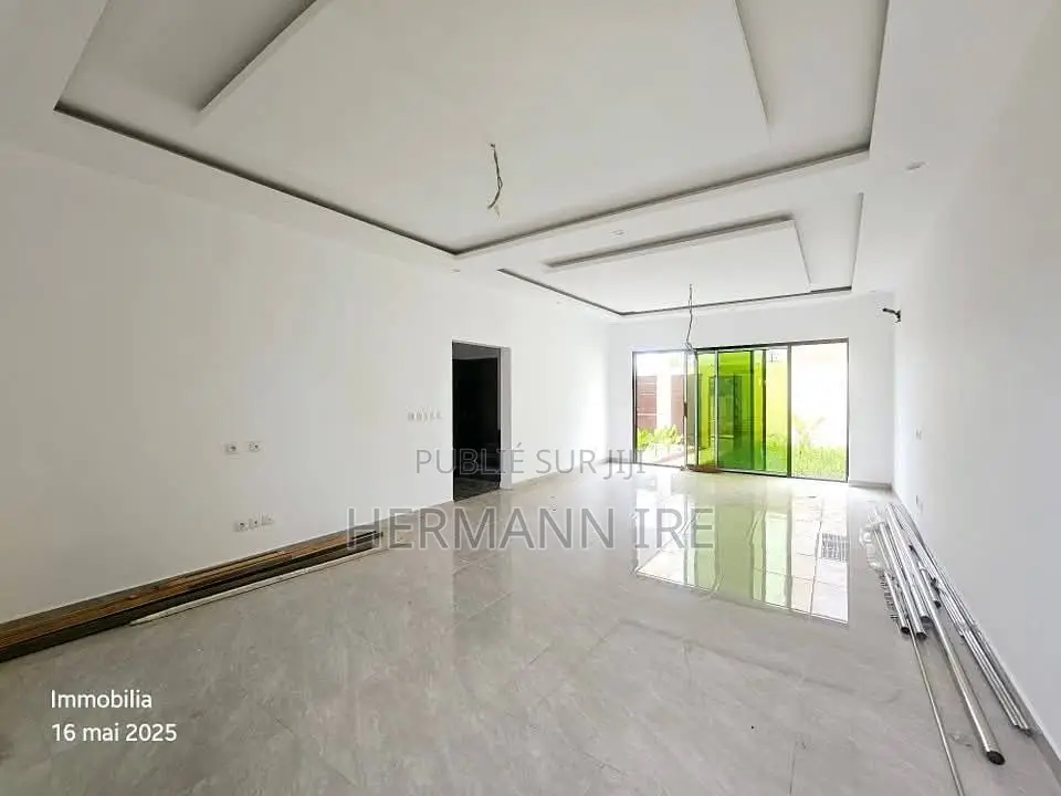 4chbre Duplex dans Bingerville à Vendre