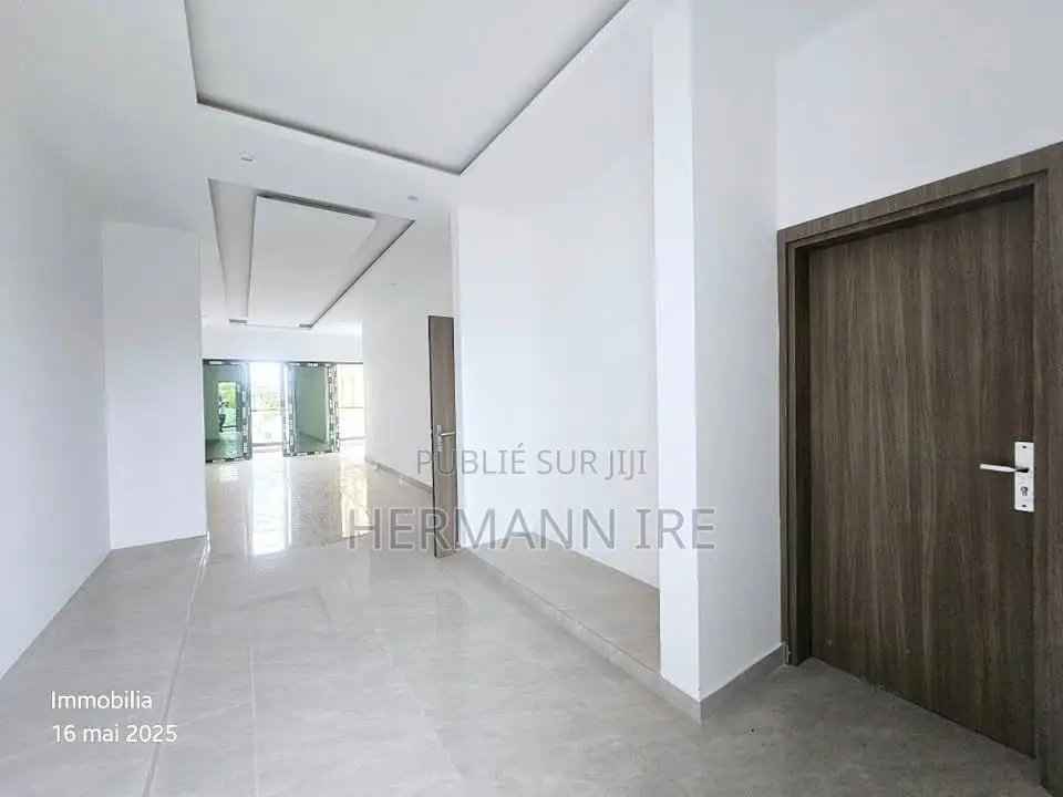 4chbre Duplex dans Bingerville à Vendre