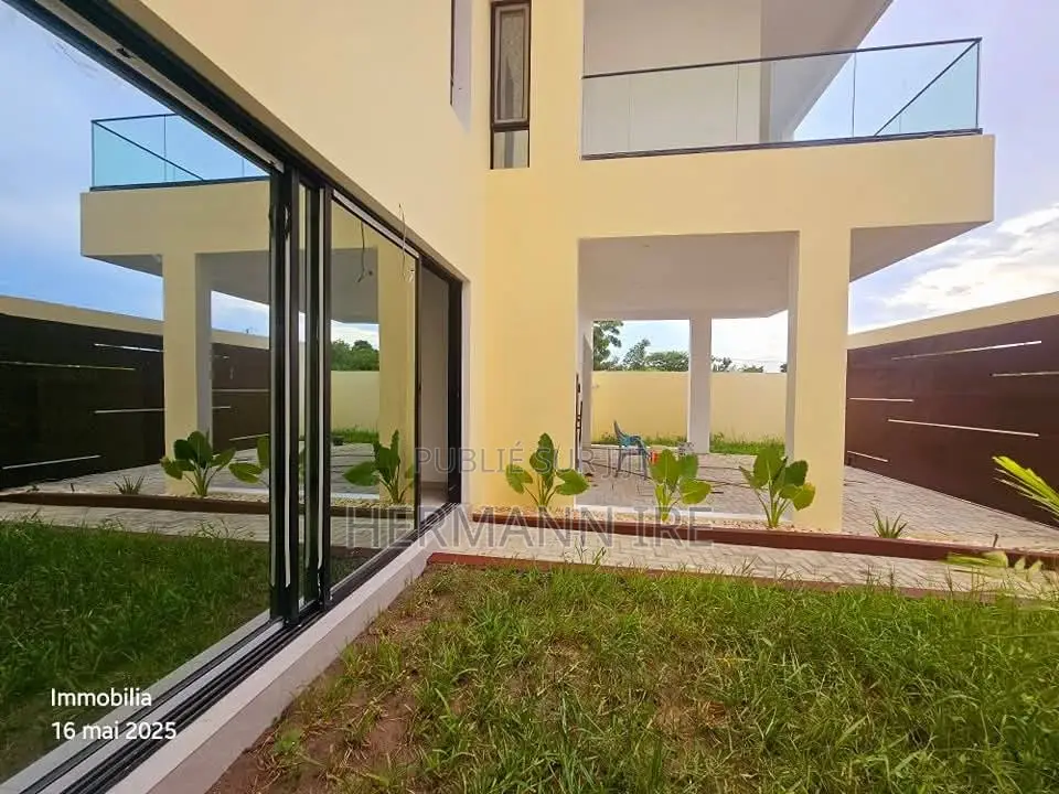 4chbre Duplex dans Bingerville à Vendre