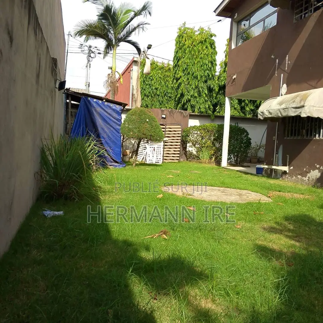 5chbre Duplex dans Bingerville à Vendre