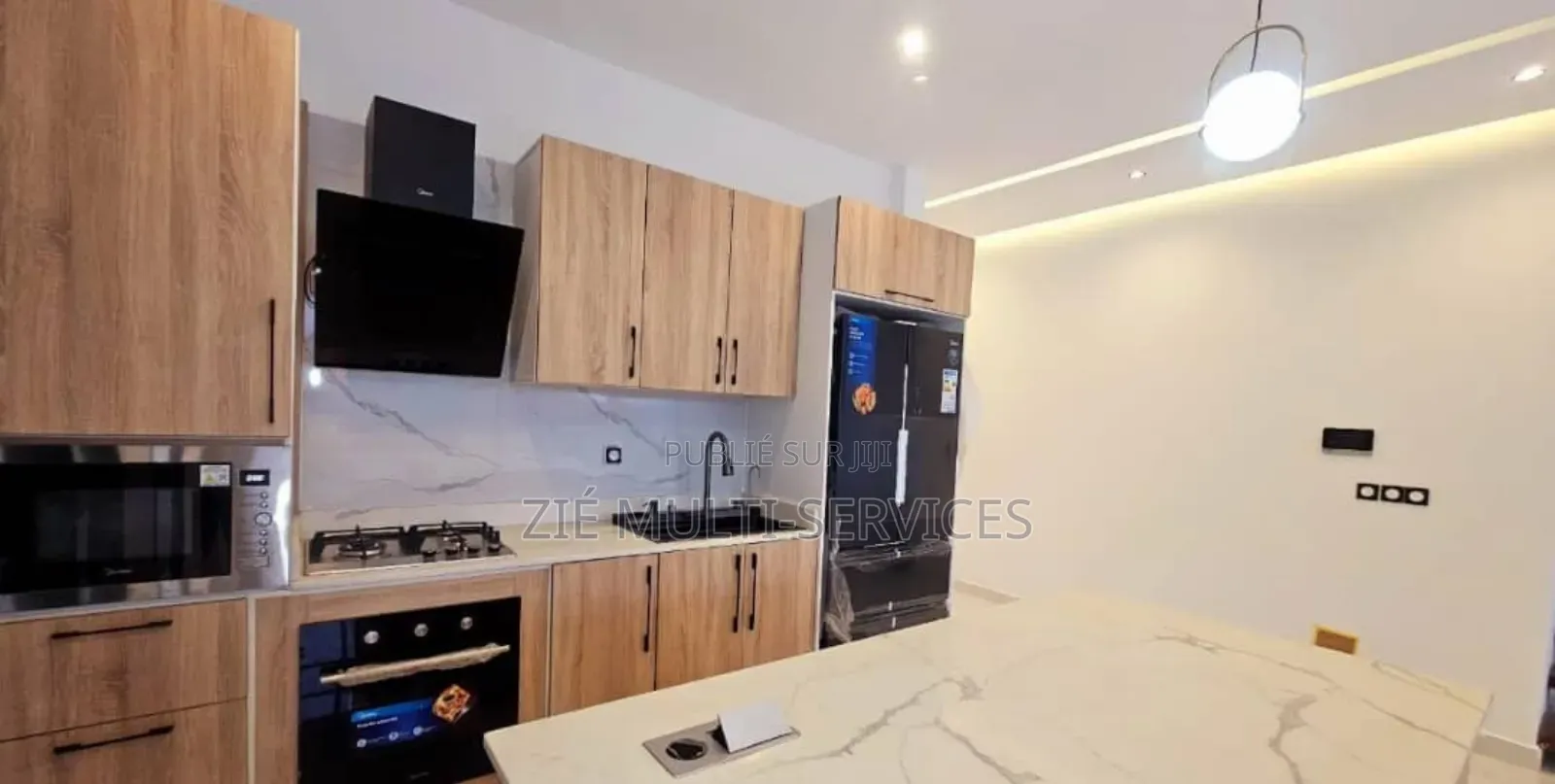 Furnished 8chbre Duplex dans Zié Multi-Service, Cocody à Vendre