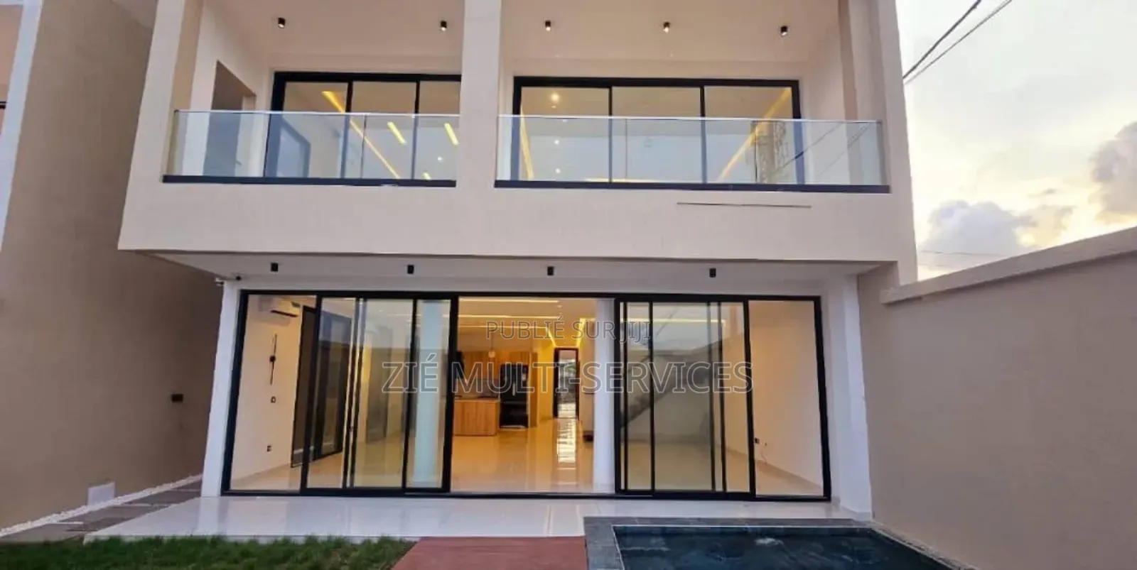 Furnished 8chbre Duplex dans Zié Multi-Service, Cocody à Vendre