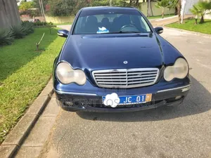Photo - Mercedes-Benz C200 2004 Bleu