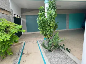 6chbre Villa dans Port-Bouët à Vendre