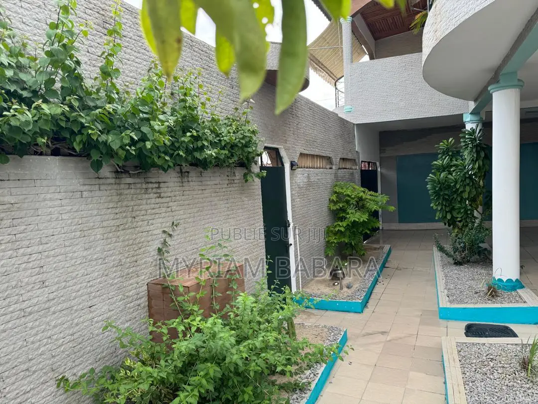 6chbre Villa dans Port-Bouët à Vendre