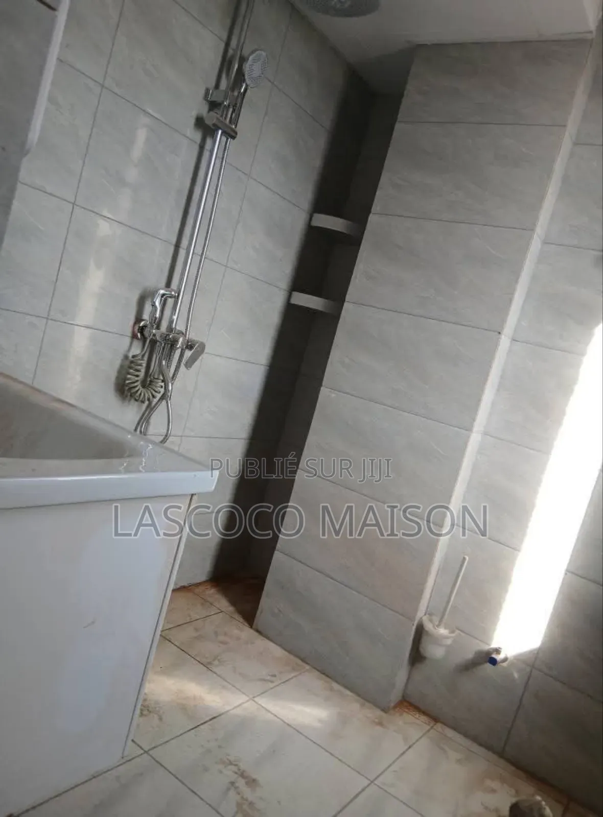 4chbre Appartement dans Lascoco Maison, Cocody à Louer