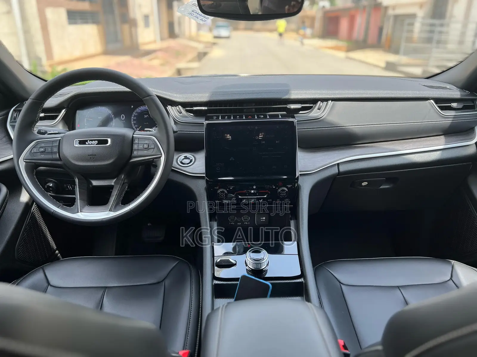 Jeep Cherokee Altitude Lux 4x4 2023 Gris