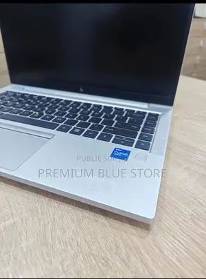 Neuf HP EliteBook 840 G8 16GB Intel Core I5 SSD 256GB