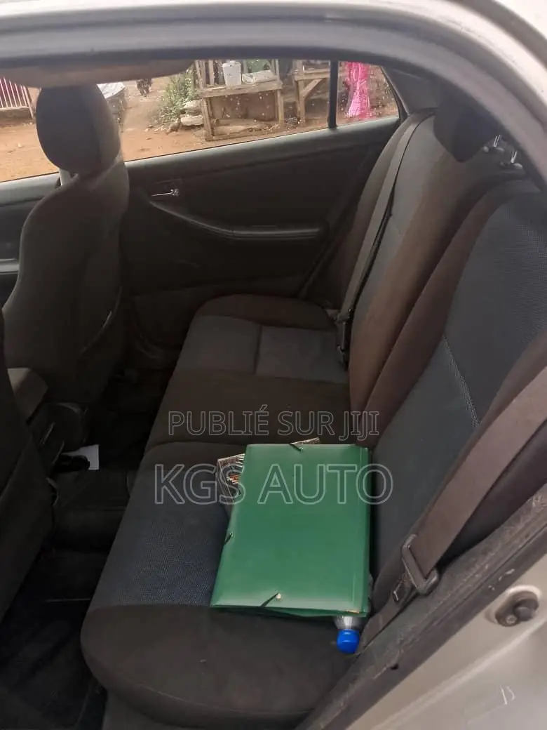 Toyota Corolla 1.4 2004 Gris