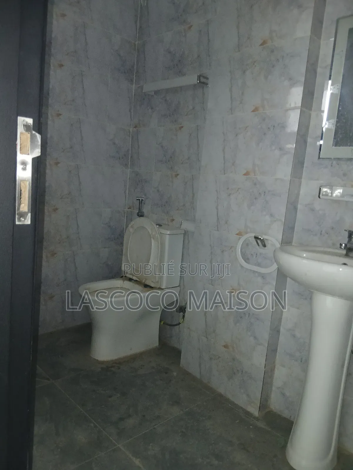 2chbre Appartement dans Lascoco Maison, Cocody à Louer