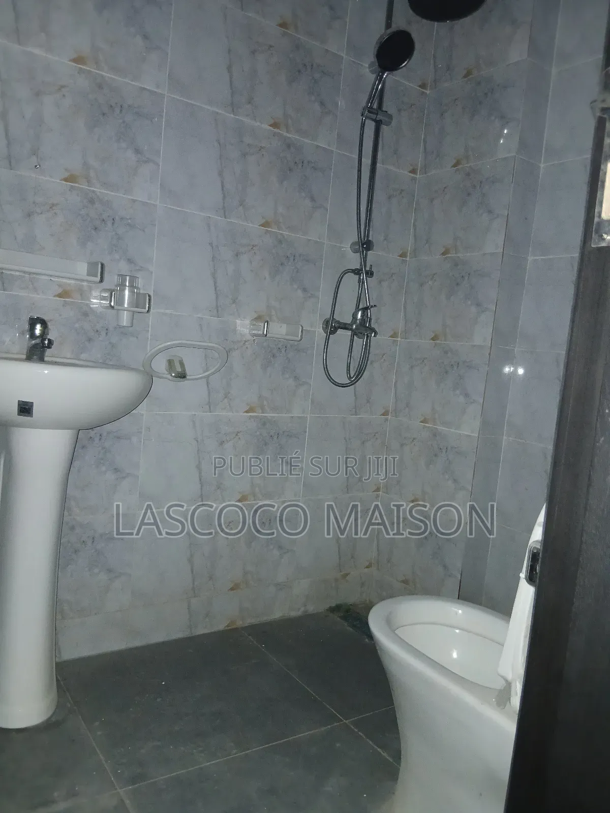 2chbre Appartement dans Lascoco Maison, Cocody à Louer