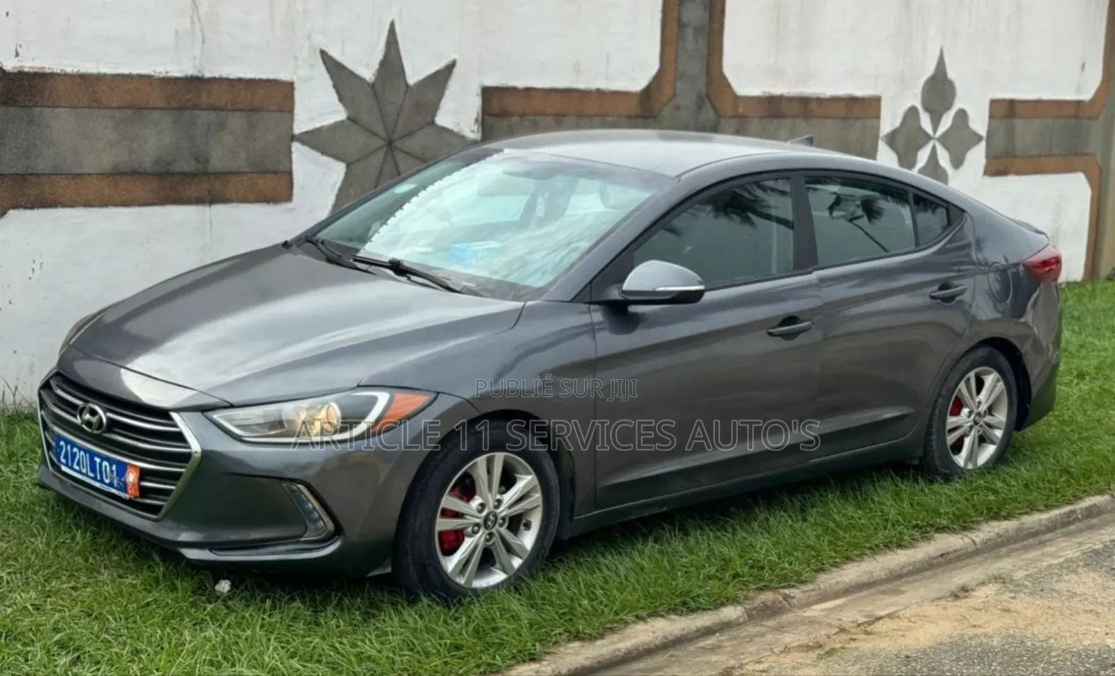 Hyundai Elantra ECO Sedan FWD (1.4L 4cyl 7A) 2017 Gris