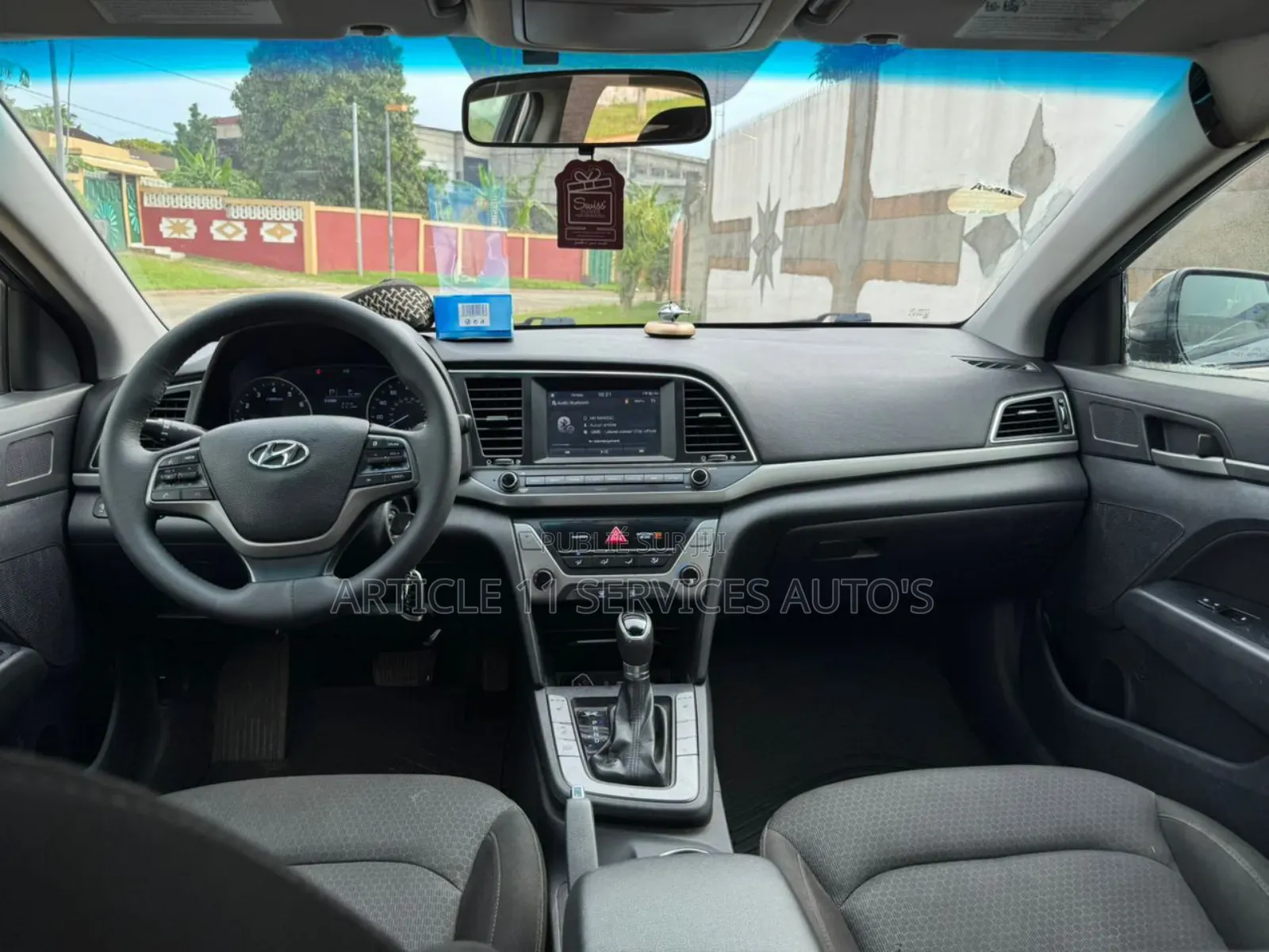 Hyundai Elantra ECO Sedan FWD (1.4L 4cyl 7A) 2017 Gris