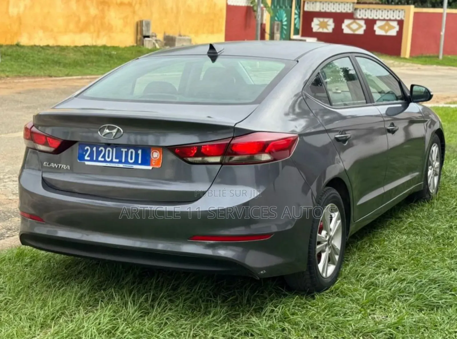 Hyundai Elantra ECO Sedan FWD (1.4L 4cyl 7A) 2017 Gris