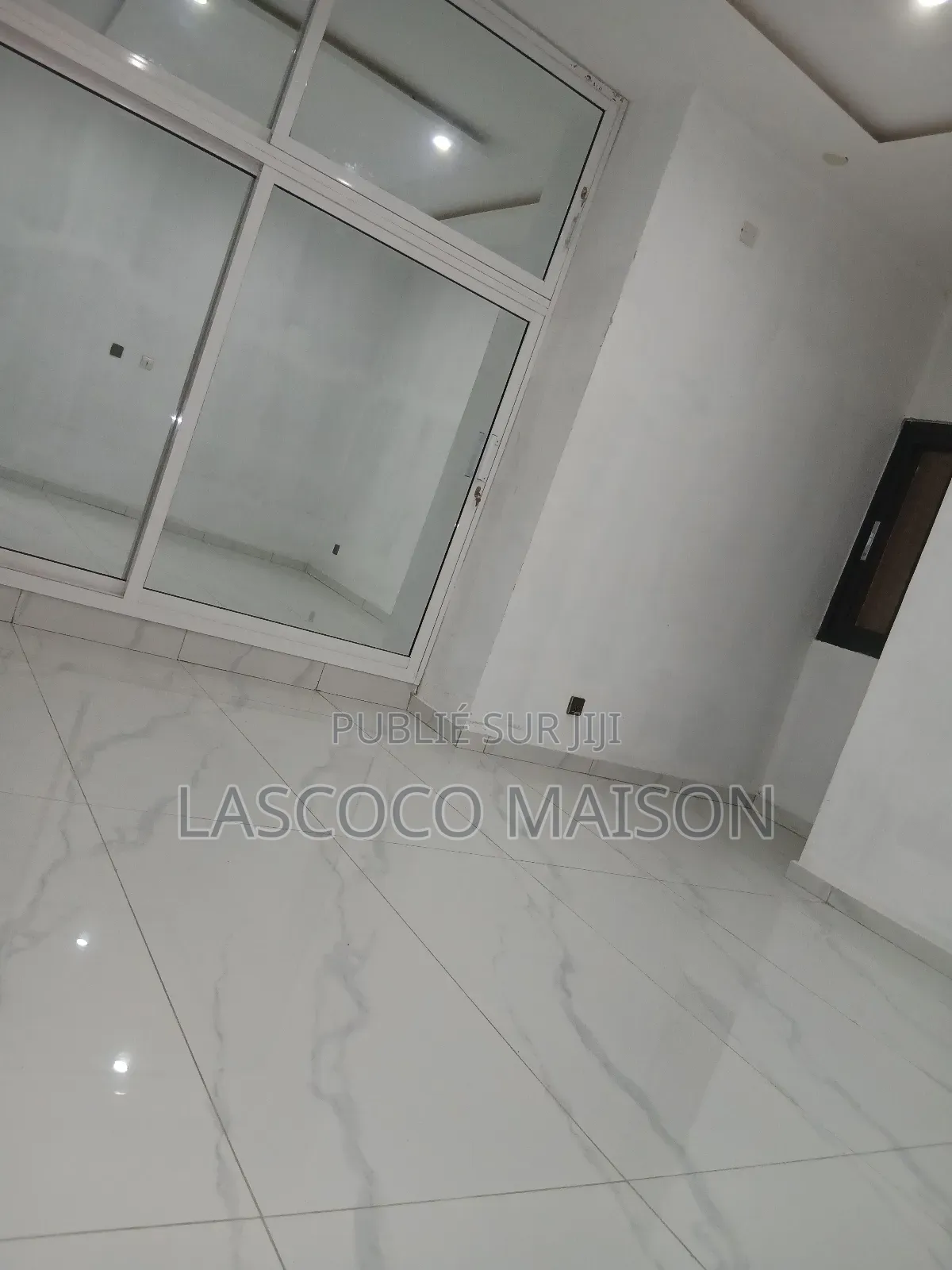 2chbre Appartement dans Lascoco Maison, Cocody à Vendre