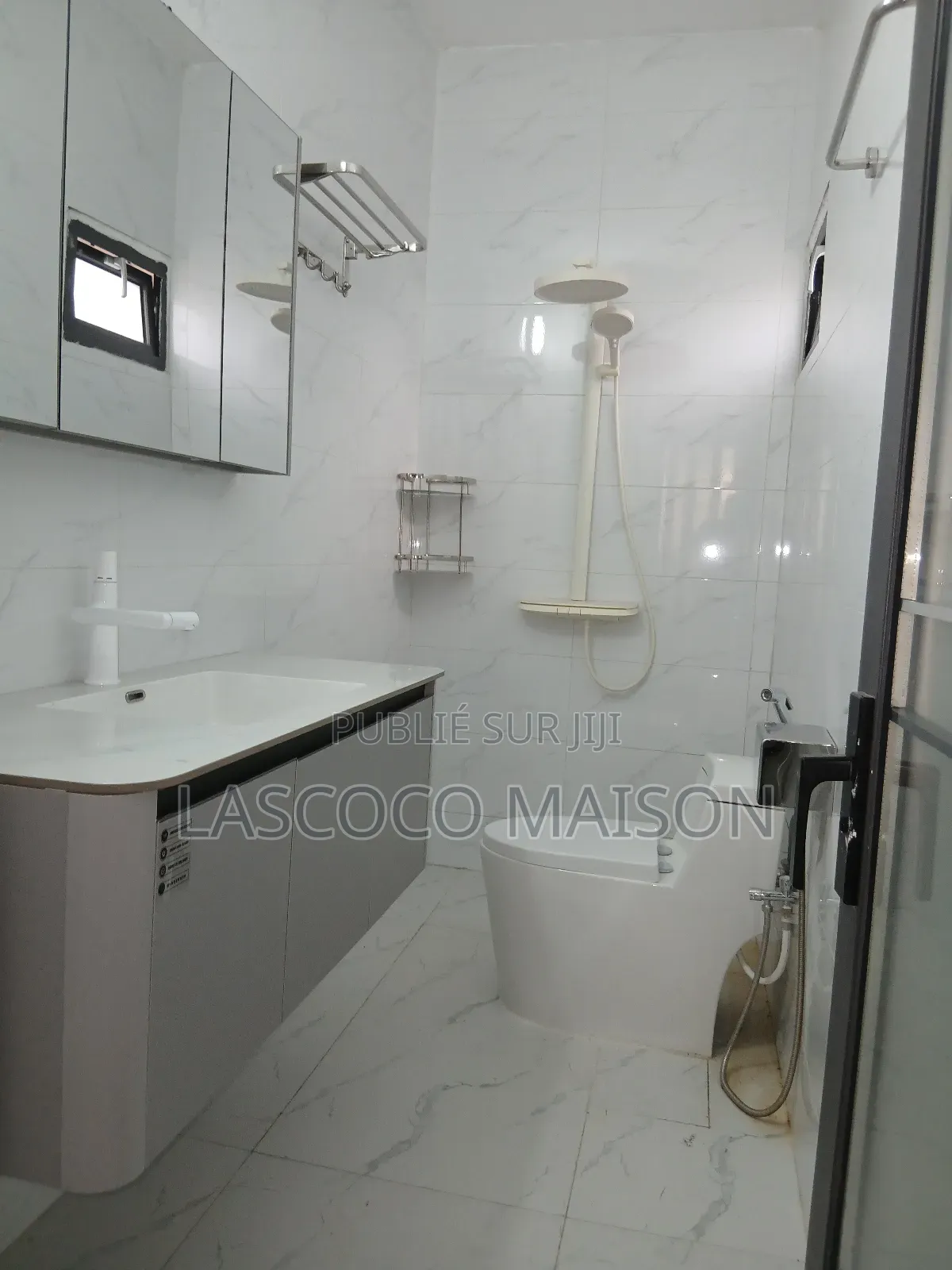 2chbre Appartement dans Lascoco Maison, Cocody à Vendre