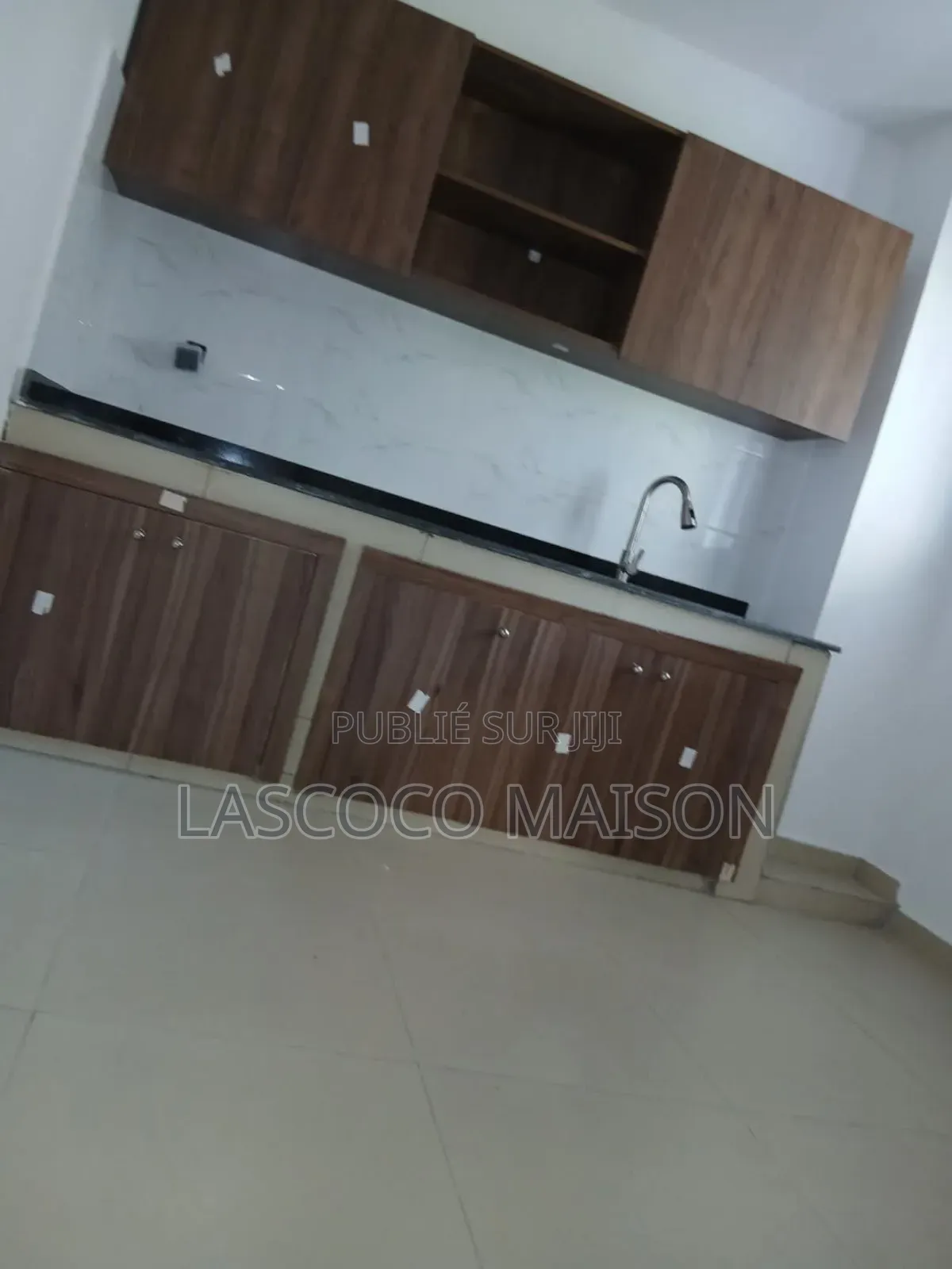 2chbre Appartement dans Lascoco Maison, Cocody à Louer