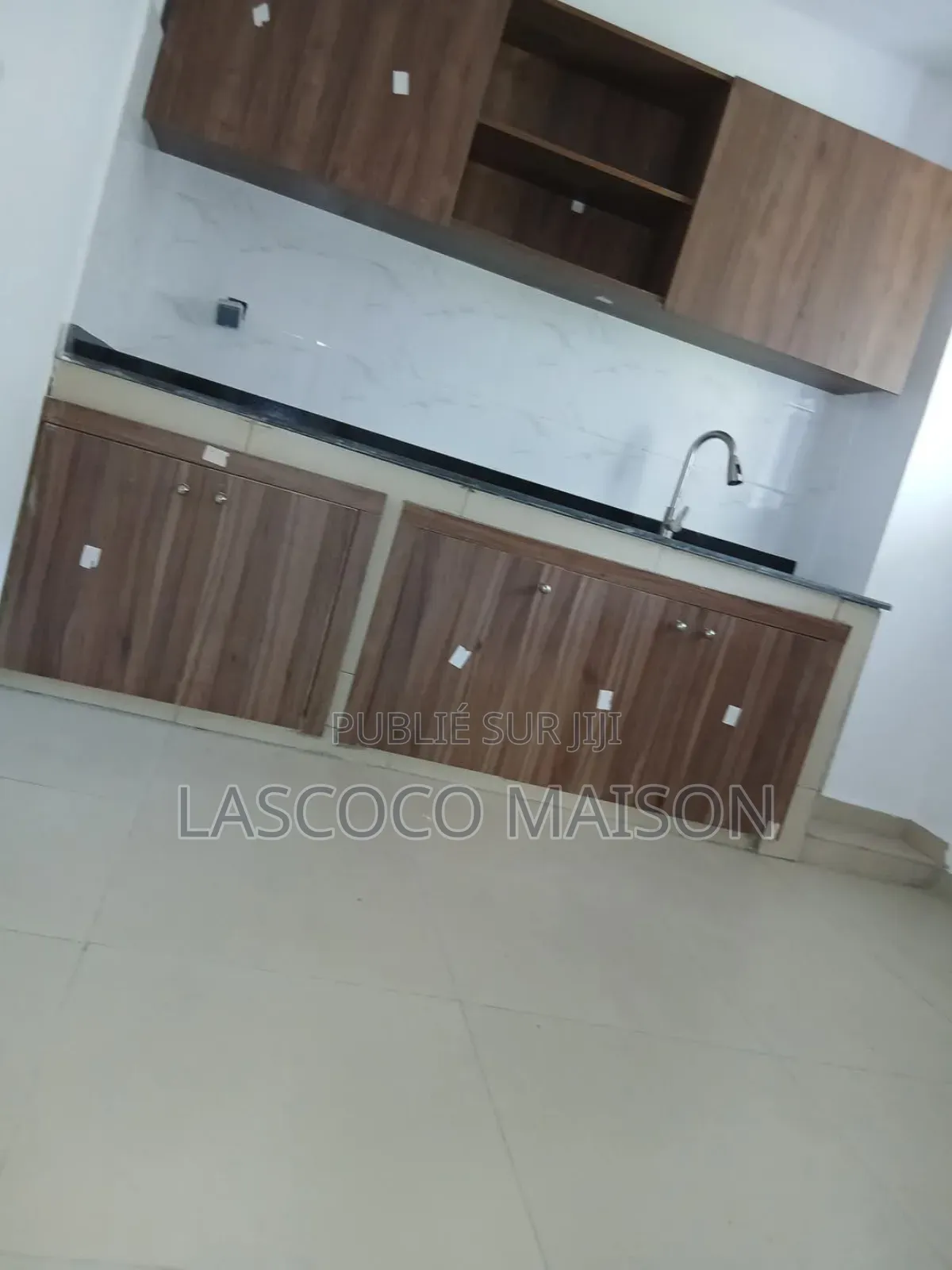 2chbre Appartement dans Lascoco Maison, Cocody à Louer