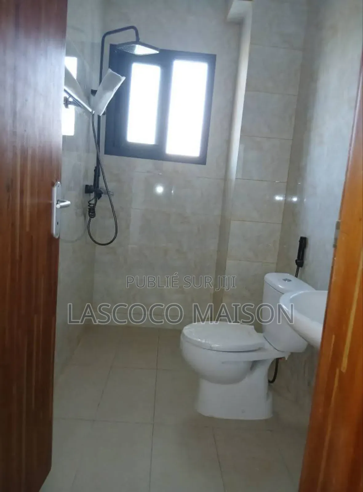 2chbre Appartement dans Lascoco Maison, Cocody à Louer