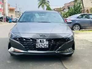 Photo - Hyundai Elantra SE 2022 Gris