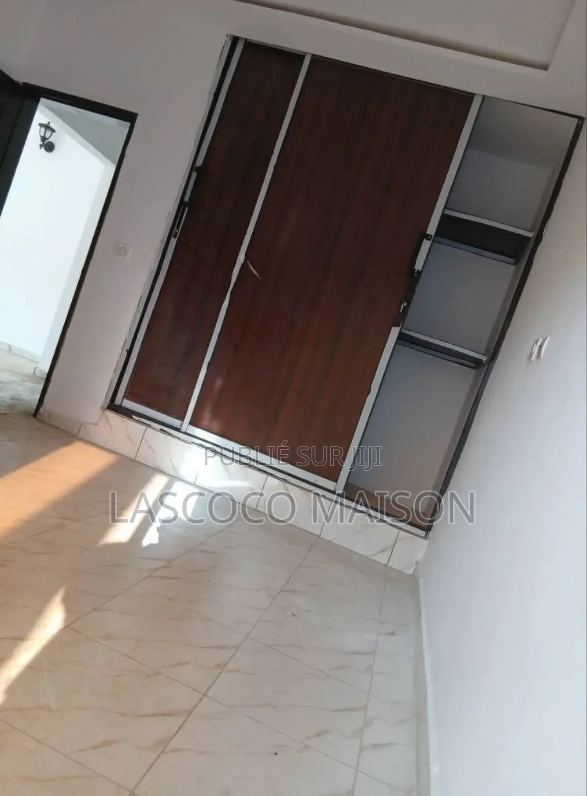 2chbre Appartement dans Lascoco Maison, Cocody à Louer
