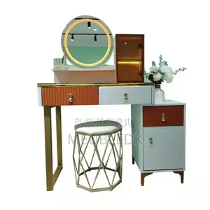 Photo - Coiffeuse Avec Tiroir Et Miroir Tabouret De Maquillage