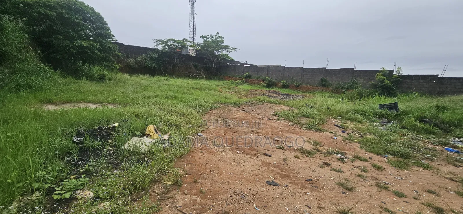 Abatta Un Terrain De 1000m2 en Vente Avec Acd Clôture