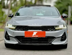 Photo - Kia K5 GT-Line 2023 Gris
