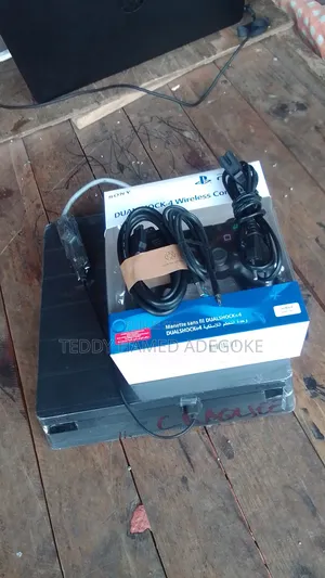 Photo - Ps4 Slim Craqué + 1 Manette