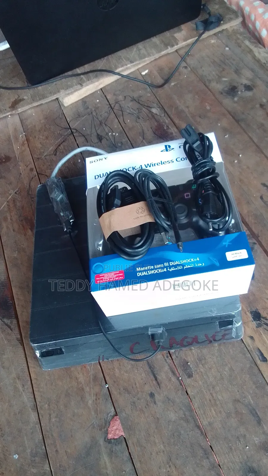 Ps4 Slim Craqué + 1 Manette